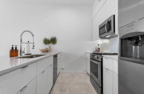 Little Tuscany House | Impeccably Designed 2-story Bauhaus-inspired Home