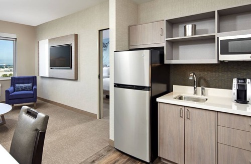 Anaheim Resort Resort | In the Heart of it All! 2 Wonderful Units, Pool, Water Park!
