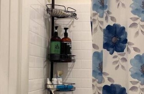 Mira Loma House | Independent Guest Room A with Net TV for Short Stay In A Single Family House