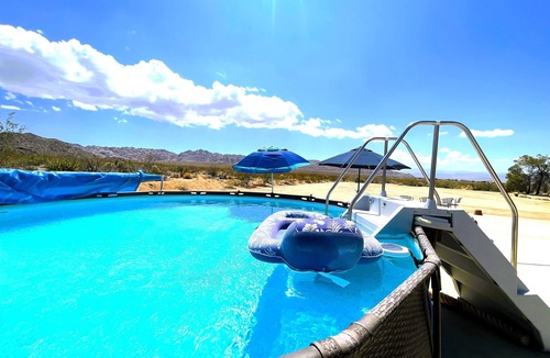 Indian Cove Cabin | Indian Cove Ranch, Joshua Tree on the Border of National Park-Hot Tub-Pool-WiFi