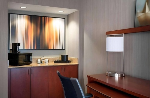 Torrance Hotel | Indulge in Home-Like Comfort! 3 Convenient Units, Minutes From Redondo Beach