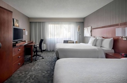 Torrance Hotel | Indulge in Home-Like Comfort! 3 Convenient Units, Minutes From Redondo Beach