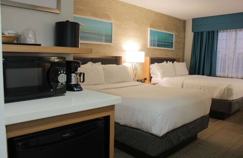 Anaheim Resort Hotel | Indulge in Home-Like Comfort! 4 Pet-Friendly Units, Near Disneyland Resort!