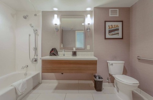 Anaheim Resort Hotel | Indulge in Home-Like Comfort! 4 Pet-Friendly Units, Near Disneyland Resort!