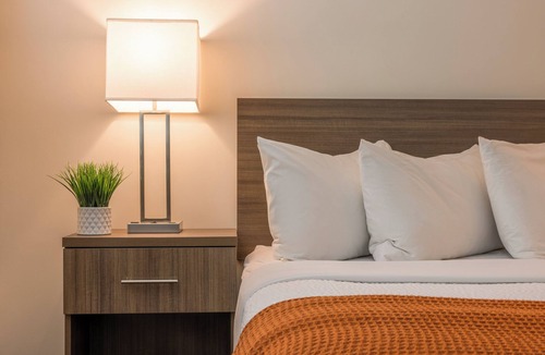 Moss Landing Hotel | Inn At Moss Landing Point