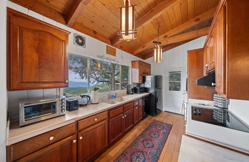 Pine Cove House | Inspiring home with "Sunset Perch" Views & Spa