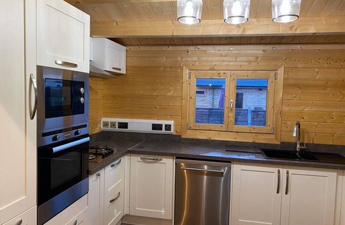 Ashton Under Hill Cabin | Inviting 2-Bedroom Cabin in Ashton Under Hill