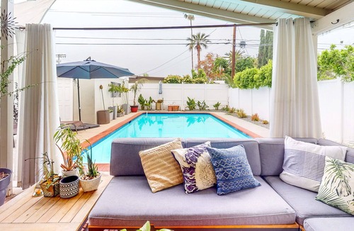 Canoga Park House | Inviting Dog-Friendly - Pool, Kitchen, & Fireplace
