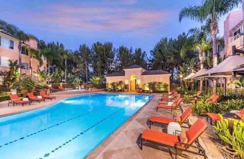 Irvine Apartment | Irvine 2Bedroom 2 Bathroom Apartment with Kitchen Pool gym