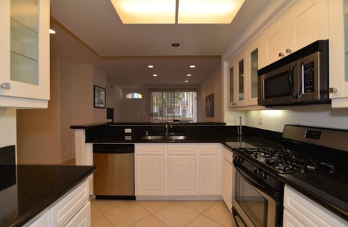 Westpark Condo | Irvine Resort Style 2 bedrooms/2 bathrooms furnished, 1 floor, attached garage