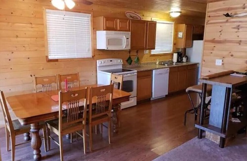 California Hot Springs Cabin | Isaaks Trails End Cabin Retreat in Pine Flat