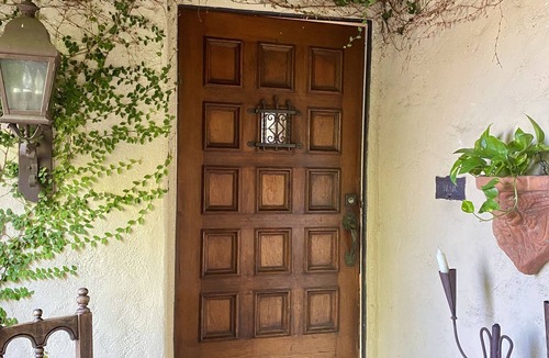 Greater Wilshire - Hancock Park House | Italian Villa in Hancock Park w Guest House, Pool and garden