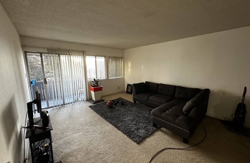 Oakland Apartment | Ivy Hill Close to Oakland/Alameda/San Francisco hospitals Covered garaged park.