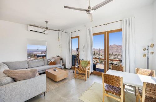 Joshua Tree Highlands House | Jensen House - Incredible Desert Views home
