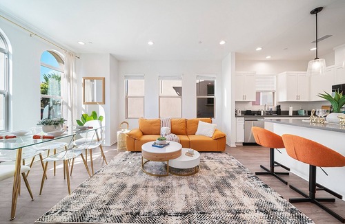 Walnut House | Jie’s Walnut Radiance Elegant 3B2.5B Stay