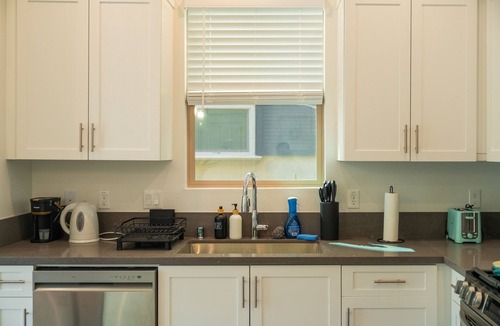 Walnut House | Jie’s Walnut Radiance Elegant 3B2.5B Stay