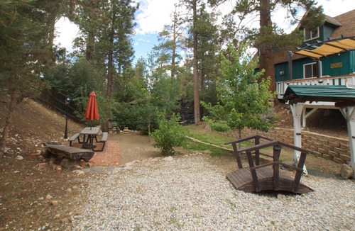 Big Bear House | Juniper's Cottage - Hot Tub, Fireplace, Fenced Yard, Pet Friendly