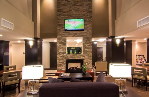 Bressi Ranch Condo | Just 4-Minutes from the Airport | Breakfast Included, Pool Access