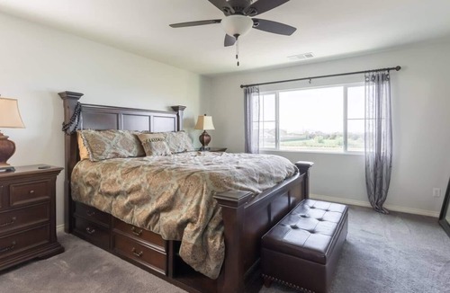 Redlands House | Just like being at home! (3 Bedrooms) w/ Access to park with a walking trail.