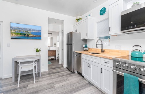 West Newport Condo | JUST LISTED | 30+ Night | Stylish Studio w/Sun Deck | Private Yet Central to the Newport Favorites!