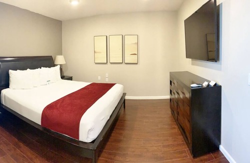 Torrance House | Just What You Were Looking For! Free Parking, Close to Hermosa Beach Pier
