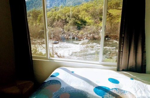 Three Rivers House | *Kaweah River House* - 1/2 Mile to Sequoia Park