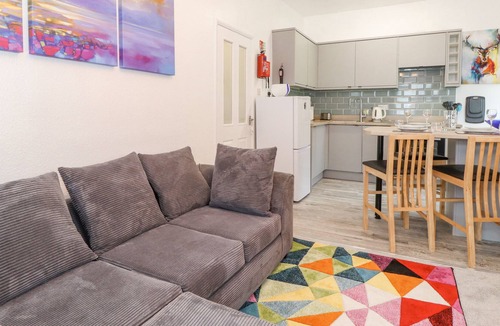 Milnthorpe Cottage | KEEPERS LODGE, pet friendly, with a garden in Arnside
