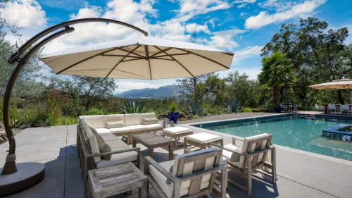 Kenwood House | Kenwood Vista by AvantStay 7acres w Pool Fire Pit Vineyard Views
