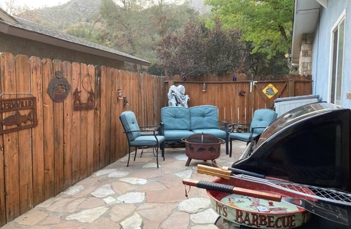 Kernville House | Kernville - walk to River Kern & Downtown