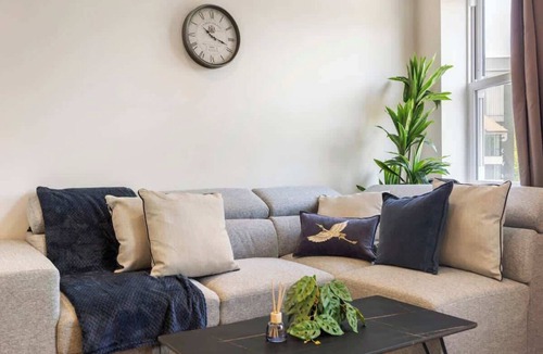 Kew Apartment | Kew View Suite 2BR Sleeps 9, near Central London