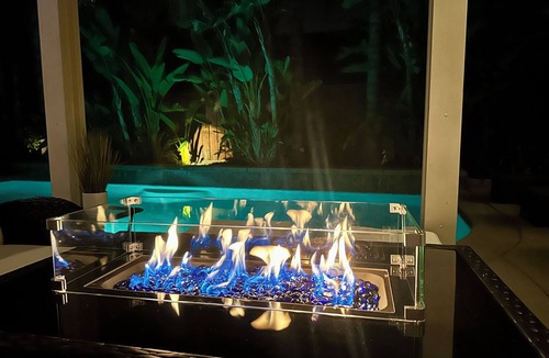 Lake Elsinore House | Kimberlys Amazing Palm Resort Salt Water Pool New 14 person Spa & Fire Table!