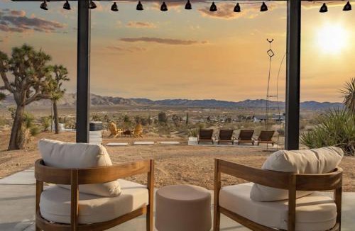 Yucca Valley House | Kinetic House-Joshua Trees Sculptures Cowboy Pool