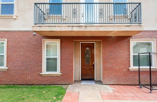 San Gabriel House | KING BED 6 Bed 2.5 Bath Huge Home with Private Garage, Washer/Dryer