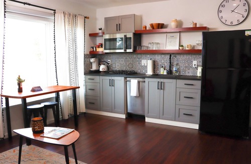 Los Angeles Apartment | KING BED LA Hilltop Oasis 1bd/1bth with VIEWS!