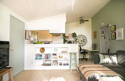 Thousand Oaks Apartment | 🌿 King Bed, Pool, Parking, Ideal for Long Stays