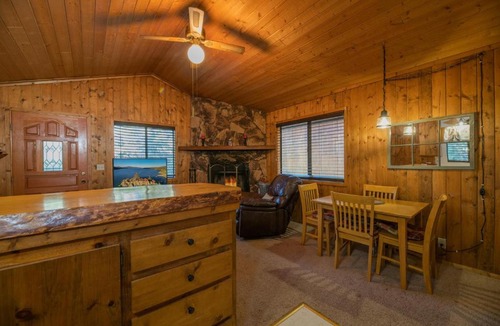 Sugarloaf House | King's Kabin