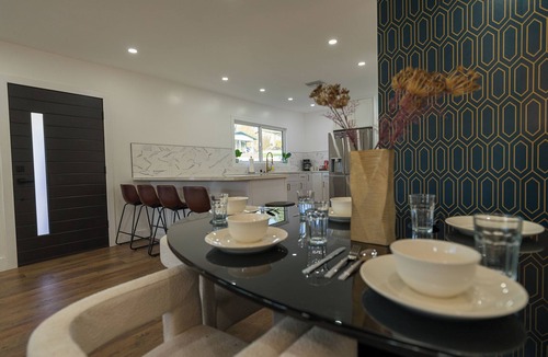 Whittier Apartment | King size bed close to Dineyland!