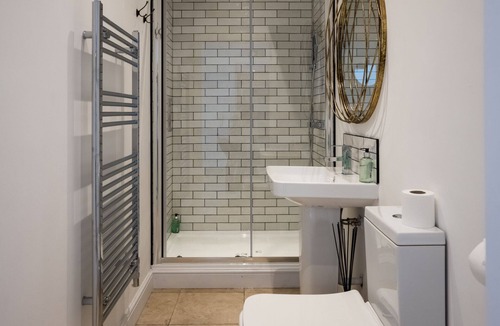 Clitheroe Bed & Breakfast | King size bedroom with private bathroom