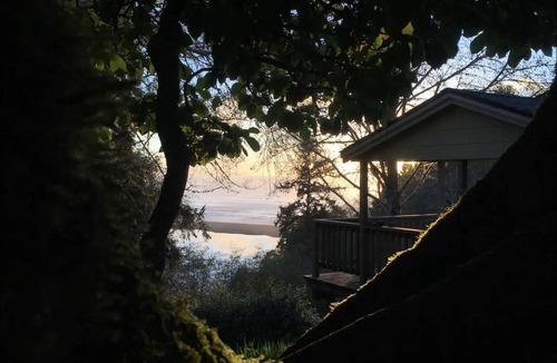Klamath Cabin | Klamath Overlook House. 3 bedroom 2 bath with amazing views