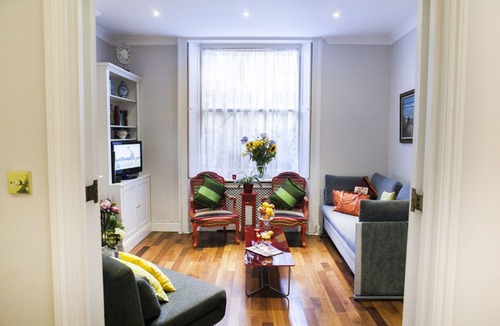 Knightsbridge Apartment | KNIGHTSBRIDGE 2 DOUBLE BEDROOMS -3 tubes lines-BEST LOCATION- ! SLEEPS to 5