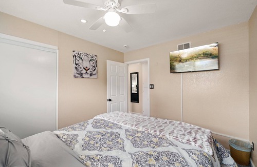 Buena Park House | Knott's Retreat