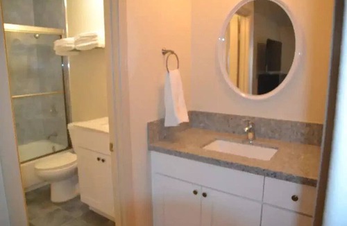Buena Park House | Knotts Berry Farm/Disney Townhome