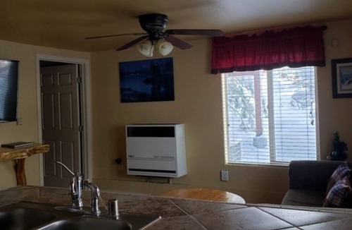 Castle Glen Estates Apartment | Knotty Pine Cabin, 5 min to Lake and Ski, in serene Big Bear Lake with WiFi.