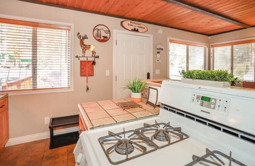Sugarloaf Cabin | La Cabanita - Pet Friendly!