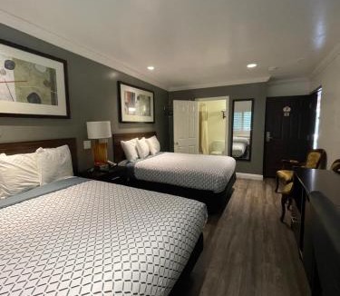 Lamanda Park Hotel | La Casa Inn