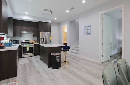 South el Monte Apartment | La Casa Simpatico