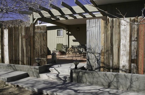 Panorama Heights Cabin | La Casita at Rattler Ranch in Joshua Tree