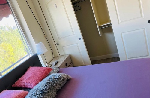 Rosemead House | LA guest room with private bathroom free parking