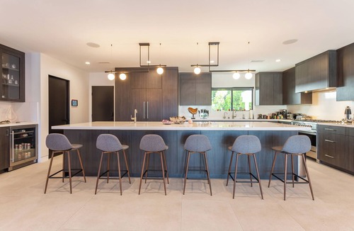 Studio City House | LA Hills Modern Pool Home w Movie Theater & View