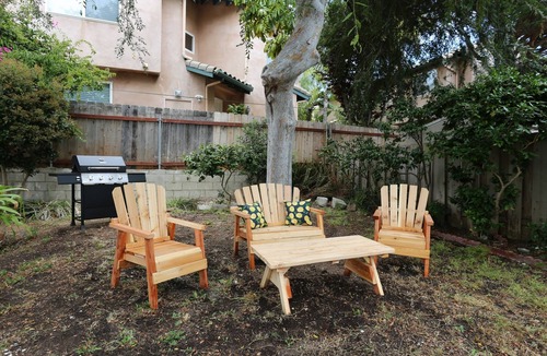 Village of La Jolla House | La Jolla Beach Bungalow in La Jolla - with KING bed!